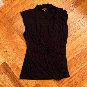 Vince Camuto sleeveless wrap shirt black size medium